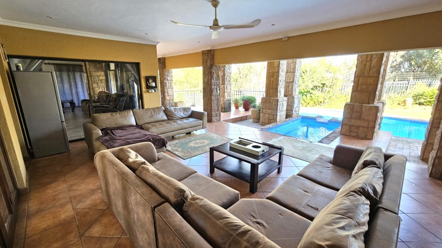 5 Bedroom Property for Sale in Birdwood Estate North West